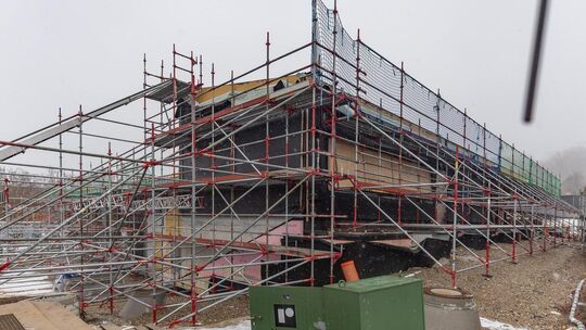 Das neue Notzinger Feuerwehrhaus wächst immer weiter. Hier der Stand Ende Januar. Archivfoto: Carsten Riedl.
