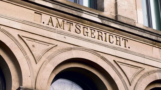 Vor dem Kirchheimer Amtsgericht musste sich ein 30-Jähriger für zehn Taten verantworten, die er im vergangenen Sommer wohl unter Vor dem Kirchheimer Amtsgericht musste sich ein 30-Jähriger für zehn Taten verantworten, die er im vergangenen Sommer wohl unter