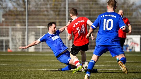 Neidlingen stemmte sich gegen die Niederlage – erfolglos. Dettingens „Zweite“ gewinnt mit 7:0. Foto: Markus Brändli