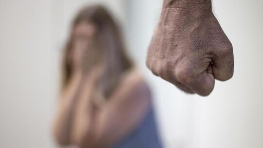 Gewalt gegen Frauen nimmt zu. In Nürtingen soll ein Frauen- und Kinderschutzhaus entstehen. Symbol-Foto: Carsten Riedl