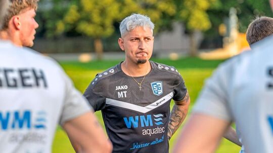 Mario Tumbas bleibt Trainer beim A-Kreisligisten SGEH. Foto: Ralf Just Mario Tumbas bleibt Trainer beim A-Kreisligisten SGEH. Foto: Ralf Just