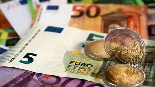 Über die zu zu zahlenden Nachträge an manche Gewerke beim Notzinger Feuerwehrhausneubau hat der Gemeinderat diskutiert. Symbolfo