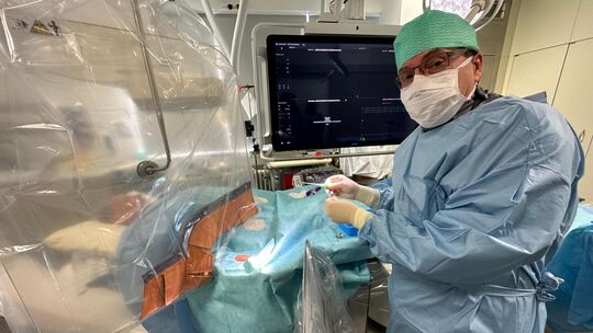 Dr. Martin Beyer und sein Team erhalten Mitte des Monats einen neuen Herzkatheder-Messplatz der neuesten Generation. Der Chefarz