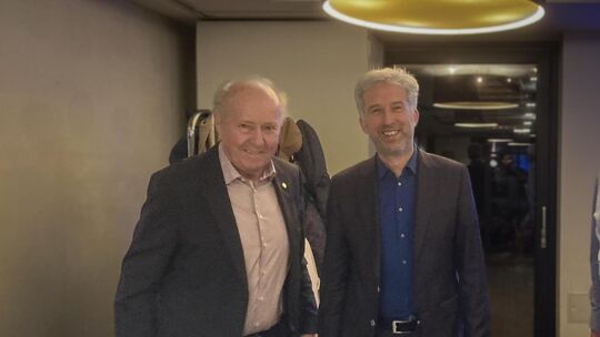 Hans-Joachim Brenner, der Präsident des Lions-Clubs Nürtingen-Kirchheim (links), mit seinem Gast Boris Palmer.   Foto: Andreas V