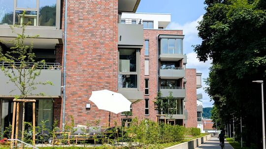 Eigentümer ohne Immobilienerfahrung und kaufmännischen Hintergrund sollten auf die Dienste eines Maklers zurückgreifen. Der Verk