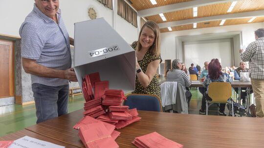 Bei der Landtagswahl am 8. März waren viele ehrenamtliche Wahlhelferinnen und Wahlhelfer im Einsatz. Foto: Carsten Riedl Bei der Landtagswahl am 8. März waren viele ehrenamtliche Wahlhelferinnen und Wahlhelfer im Einsatz. Foto: Carsten Riedl