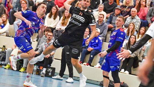 Tobias Baumann und die HSG OLE haben sich gegen den Tabellenzweiten durchgesetzt. Foto: Markus Brändli