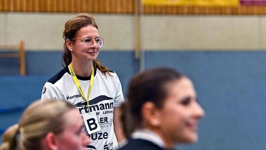 Handball-Verbandsliga Frauen HSG Owen-Lenningen - SG Hofen/Hüttlingen, Trainerin Miriam Bohm Handball-Verbandsliga Frauen HSG Owen-Lenningen - SG Hofen/Hüttlingen, Trainerin Miriam Bohm