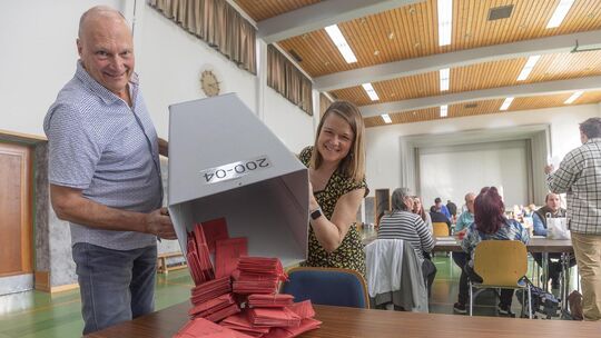 Die Briefwahlbezirke waren am Sonntag in der Kirchheimer Konrad-Widerholt-Halle vereint. Bei der Briefwahl hat die AfD landeswei