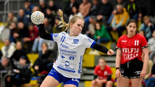 Lisa Eiting und die Handballerinnen des VfL Kirchheim haben nach drei Siegen wieder eine Niederlage kassiert. Foto: Markus Bränd Lisa Eiting und die Handballerinnen des VfL Kirchheim haben nach drei Siegen wieder eine Niederlage kassiert. Foto: Markus Bränd