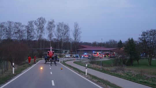 Trotz sofort eingeleiteter Reanimationsmaßnahmen durch Ersthelfer und der alarmierten Rettungskräfte erlag der 20-Jährige noch a