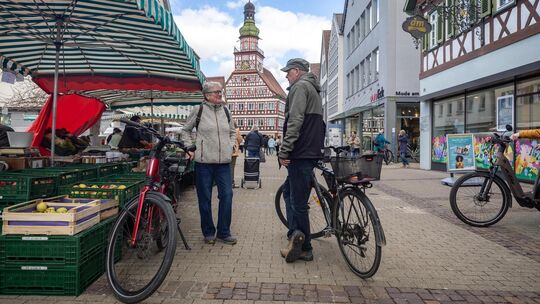 Das Fahrradfahren in der Kirchheimer Fußgängerzone soll im Sommer versuchsweise erlaubt sein. Ausnahme könnten die Markttage sei Das Fahrradfahren in der Kirchheimer Fußgängerzone soll im Sommer versuchsweise erlaubt sein. Ausnahme könnten die Markttage sei