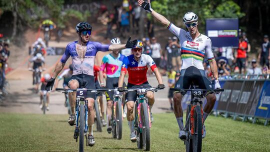 Luca Schwarzbauer (links) und Sam Gaze (rechts) sind normalerweise Konkurrenten im Kampf um die vorderen Plätze. In Südafrika bi