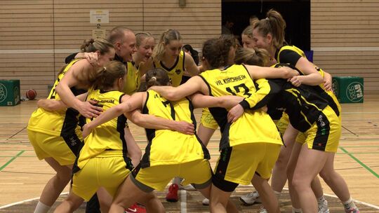 So sehen Siegerinnen aus: Die Oberliga-Basketballerinnen haben frühzeitig die Meisterschaft klargemacht. Foto: Thimo König