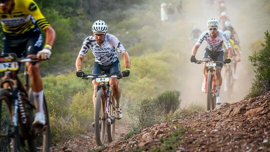 Auf der ersten Etappe herrschte mehr Frust als Fahrspaß bei Schwarzbauer und Gaze. Foto: Moritz Sauer