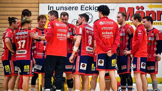 Der Zusammenhalt stimmt beim TSV Weilheim, auch wenn die Tabellensituation alles andere als rosig ist. Foto: Markus Brändli