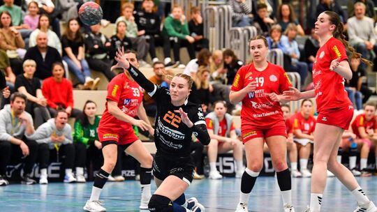 Neele Attinger und die HSG OLE sind am Sonntag beim SC Lehr gefragt und wollen dort zwei Punkte entführen. Foto: Markus Brändli Neele Attinger und die HSG OLE sind am Sonntag beim SC Lehr gefragt und wollen dort zwei Punkte entführen. Foto: Markus Brändli