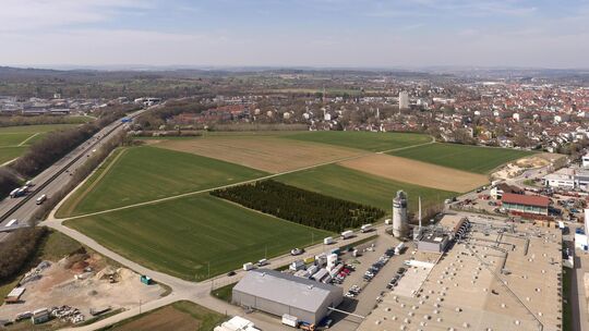 Zwischen Autobahn, Tannenbergstraße und Jauchertbach soll das neue Gewerbegebiet Bohnau-Süd entstehen. Foto: Carsten Riedl Zwischen Autobahn, Tannenbergstraße und Jauchertbach soll das neue Gewerbegebiet Bohnau-Süd entstehen. Foto: Carsten Riedl