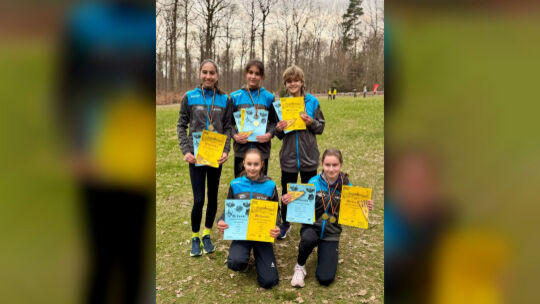 Die fleißigen Titelhamsterer (hinten v.l.) Valentina Wolf, Lea Schumacher, Juli Göser sowie (vorne) Melinda Denes-Hügel und Paul