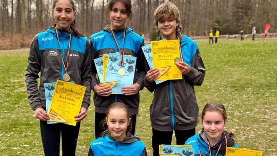 Die fleißigen Titelhamsterer (hinten v.l.) Valentina Wolf, Lea Schumacher, Juli Göser sowie (vorne) Melinda Denes-Hügel und Paul