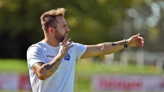 Der ehemalige VfL-Spielertrainer Michel Forzano verlässt den TSV Harthausen. Archivfoto: Markus Brändli
