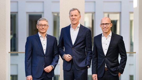 Der Vorstand der KSK Esslingen-Nürtingen mit Frank Dierolf, Burkhard Wittmacher und Kai Scholze präsentierte die Zahlen für 2025