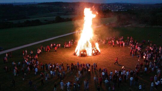 Zur Sonnwendfeier im Juli kommen jährlich rund 2000 Besucherinnen und Besucher. Fotos: pr Zur Sonnwendfeier im Juli kommen jährlich rund 2000 Besucherinnen und Besucher. Fotos: pr