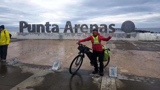 Gruß von der Magellanstraße: Birgit Zimmermann in Punta Arena. Foto: pr