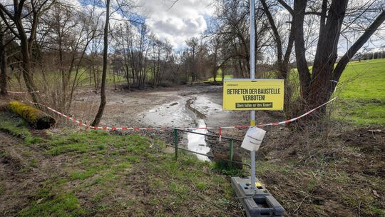Der Sonnensee wurde nach einigen Jahren wieder abgelassen und ist zur Sicherheit gesperrt. Foto: Carsten Riedl