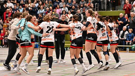 Die Nürtinger Handballerinnen wollen zuhause wieder Grund zum Feiern haben. Foto: Markus Brändli Die Nürtinger Handballerinnen wollen zuhause wieder Grund zum Feiern haben. Foto: Markus Brändli