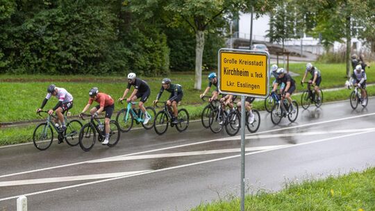 Vergangenes Jahr rollte der Brezel-Race-Tross auch durch Kirchheim - heuer geht es in den Kreis Ludwigsburg. Foto: Carsten Riedl Vergangenes Jahr rollte der Brezel-Race-Tross auch durch Kirchheim - heuer geht es in den Kreis Ludwigsburg. Foto: Carsten Riedl