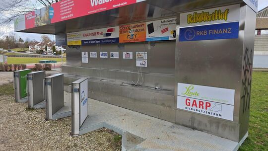 Der aktuelle Zustand der E-Ladestation in der Neckarau Nürtingen. Foto: Matthäus Klemke Der aktuelle Zustand der E-Ladestation in der Neckarau Nürtingen. Foto: Matthäus Klemke