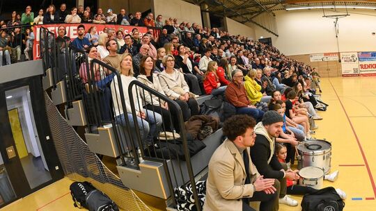 Mit einer voll besetzten Lindachsporthalle ist am Sonntag zu rechnen, wenn der TSVW die HSG OLE empfängt. Foto: Markus Brändli