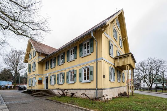 Das Heimatmuseum in Althütte war einst als Schulhaus gebaut worden. Heute beherbergt es außer der Wagnerwerksatt eine Dauerausst