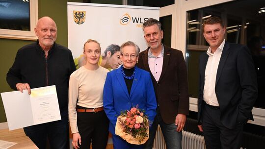 Sportkreispräsidentin Margot Kemmler (Mitte) umrahmt von den Präsidiumsmitgliedern (v.l.) Hartmut Binder, Jessica Walter, Rüdige