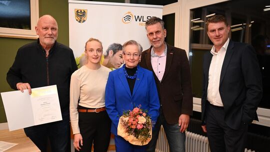 Sportkreispräsidentin Margot Kemmler (Mitte) umrahmt von den Präsidiumsmitgliedern (v.l.) Hartmut Binder, Jessica Walter, Rüdige