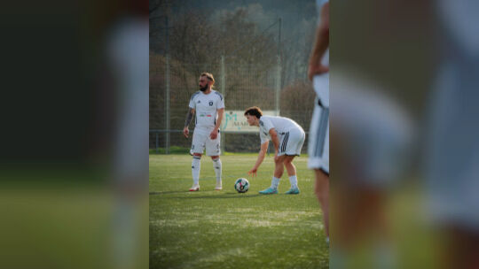 Die Notzinger um Filipe Nogueira (links) und Jannik Brüske sind mit leeren Händen aus Deizisau heimgekehrt. Foto: Celina Brüske