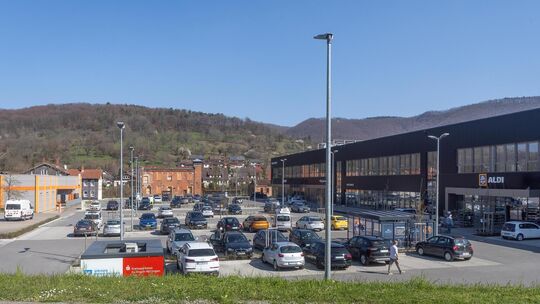 Die Einzelhandelsmärkte im Leuze Park erfreuen sich großer Beliebtheit. Foto: Carsten Riedl Die Einzelhandelsmärkte im Leuze Park erfreuen sich großer Beliebtheit. Foto: Carsten Riedl