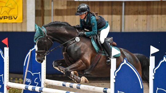Leona Entenmann war nur eine von mehreren Reiterinnen des gastgebenden RFV Weilheim, die mit Vorderplatzierungen überzeugte. In