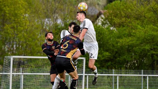 Schon zur Pause stand es 0:4: Catania erlebte in Neidlingen ein Fiasko. Foto: Markus Brändli