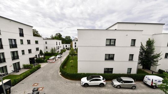 Im Wohnquartier in der Manzstraße sind 73 Mietwohnungen von der Insolvenz der Weilheimer JoMaFi Vermögensverwaltung betroffen. S