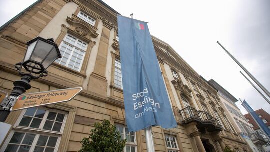 Es bleibt bei vier Bürgermeistern im Esslinger Rathaus. Foto: Roberto Bulgrin Es bleibt bei vier Bürgermeistern im Esslinger Rathaus. Foto: Roberto Bulgrin