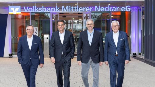 Der Vorstand der Volksbank Mittlerer Neckar ist zufrieden mit dem abgelaufenen Jahr (von links): Thomas Krießler, Martin Winkler