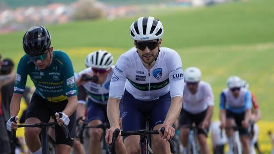 Pascal Bischof (vorne) ist eines der Teammitglieder, das für den TV Neidlingen seit dieser Saison bei Lizenzrennen am Start ist.