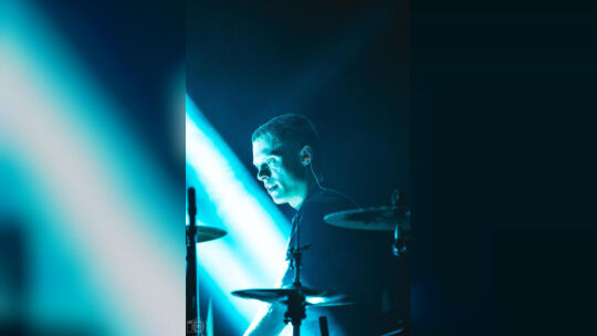Am Schlagzeug ist Joel Liebmann in seinem Element. Foto: Jacob Gremer