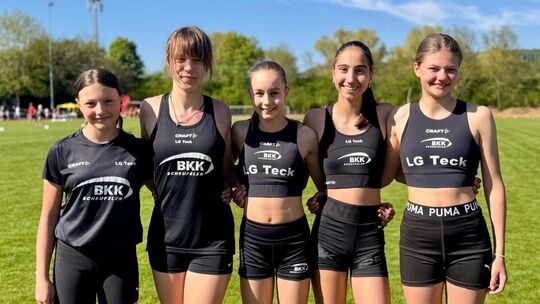 Ronja Müller, Heleen Vogt, Melinda Denes-Hügel, Valentina Wolf und Elina Schömers (von links) freuen sich über ihre guten Ergebn Ronja Müller, Heleen Vogt, Melinda Denes-Hügel, Valentina Wolf und Elina Schömers (von links) freuen sich über ihre guten Ergebn
