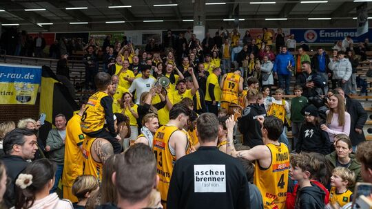 Rückkehr an die Erfolgsstätte: Knapp ein halbes Jahr nach dem Sieg im Weihnachtsspiel über Bremerhaven sind die Knights am Samst Rückkehr an die Erfolgsstätte: Knapp ein halbes Jahr nach dem Sieg im Weihnachtsspiel über Bremerhaven sind die Knights am Samst