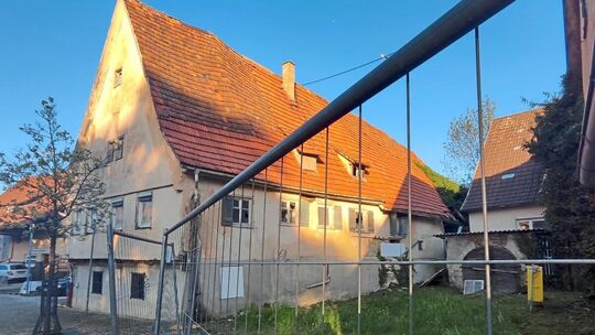 Seit Jahren findet sich kein Käufer für das Ensemble Stocknachstraße 9 (Bild) und 11. Foto: Kai Müller