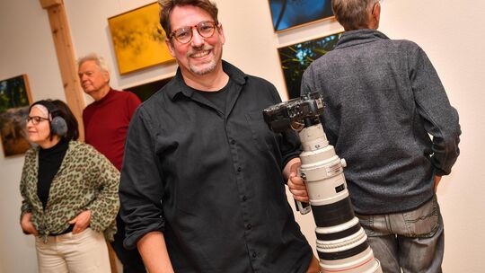 Die Sitzplätze waren in kürzester Zeit restlos besetzt: Fast einhundert Gäste erschienen zur Vernissage der Ausstellung. Foto: M
