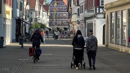 Fahrradfahren ist in der Marktstraße weiterhin nur zwischen 19 und 9 Uhr erlaubt. Foto: Antje Dörr